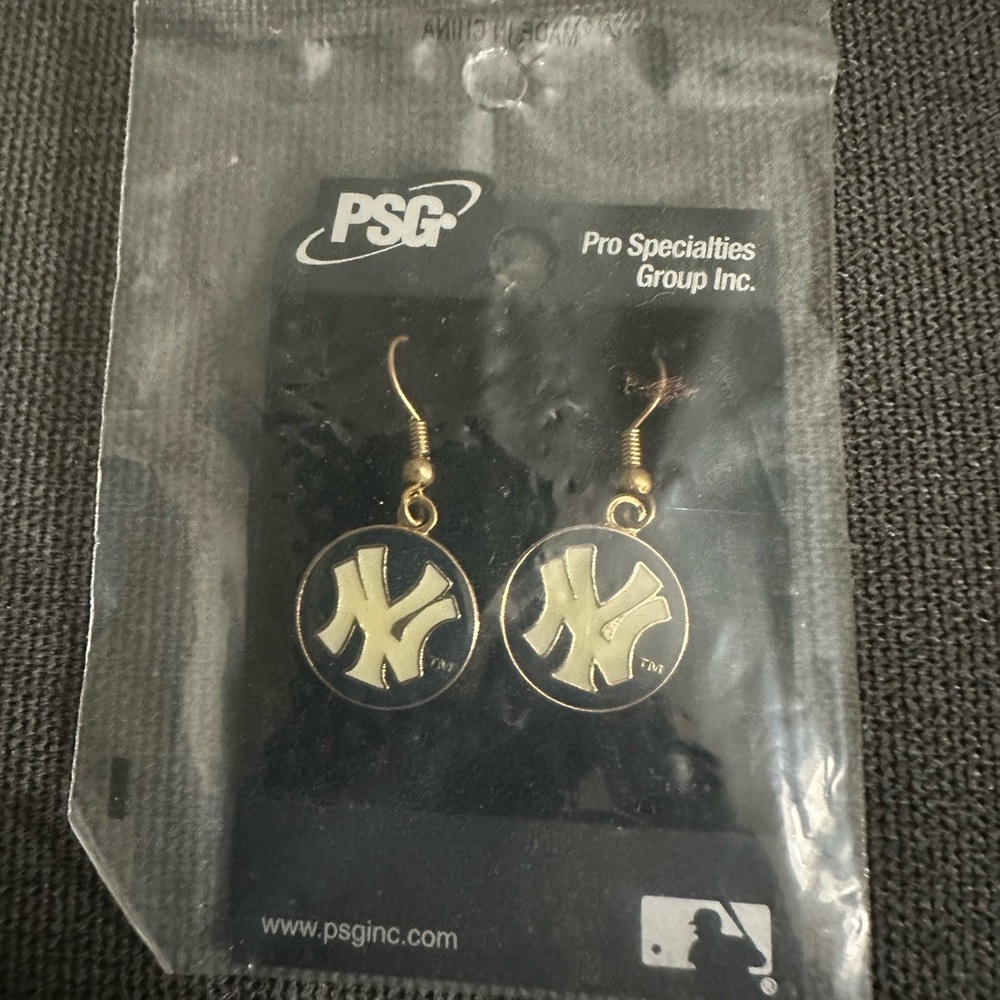 New York Yankees Dangle Earrings - NWT